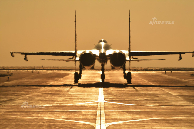 电子豹压制防空！中国红剑军演现对地编队实力