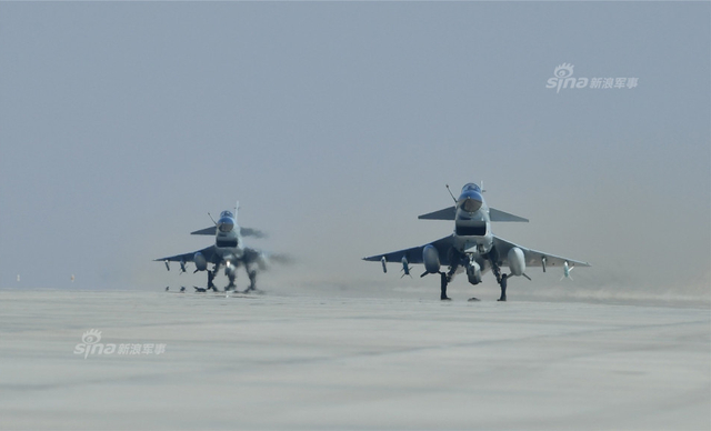 电子豹压制防空！中国红剑军演现对地编队实力