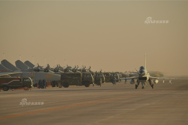 电子豹压制防空！中国红剑军演现对地编队实力