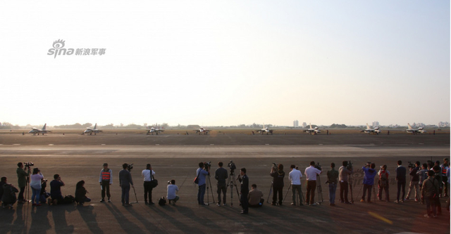 又再自慰！台军加强春节战备 IDF战机大象漫步