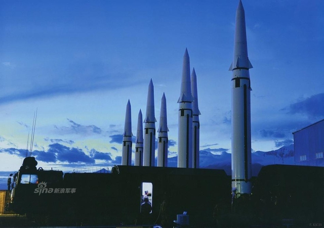 中国东风15导弹十枚震撼齐射!威慑台湾某些人