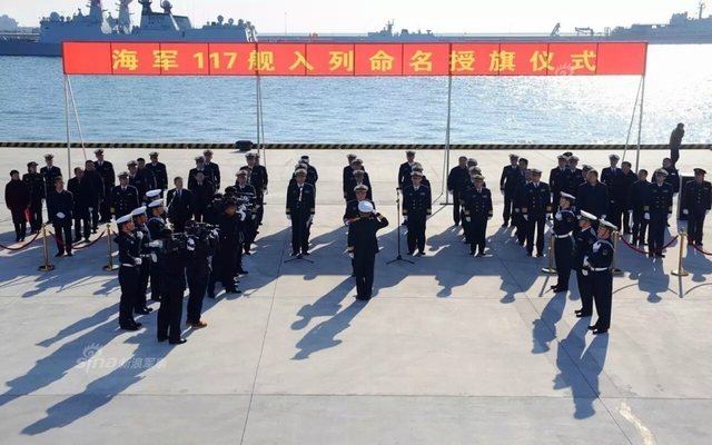 船厂实拍国产航母神盾舰及055大驱