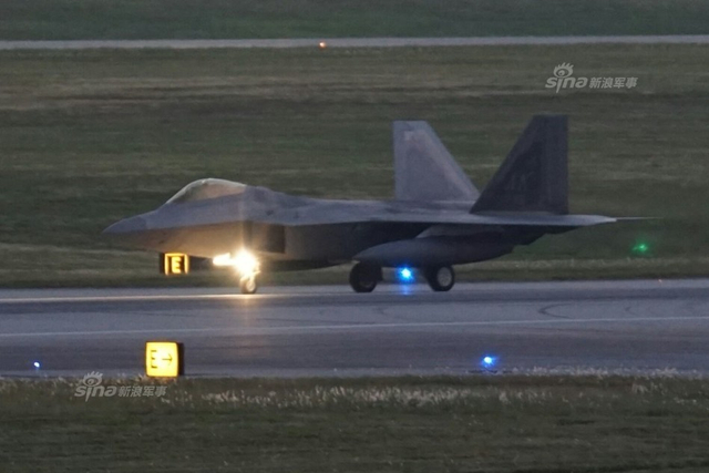 F35难抗衡歼20！美军紧急部署F22战机到冲绳