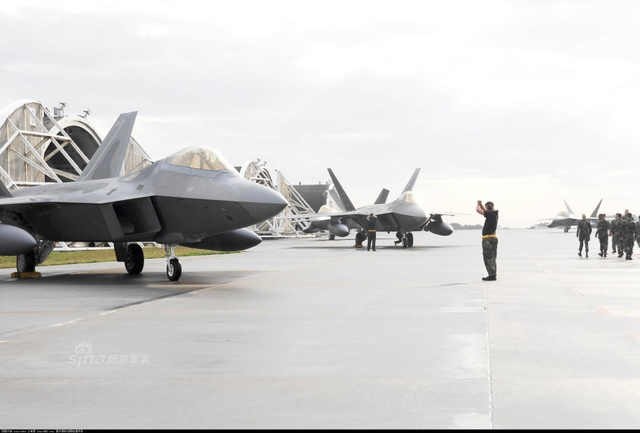 F35难抗衡歼20！美军紧急部署F22战机到冲绳