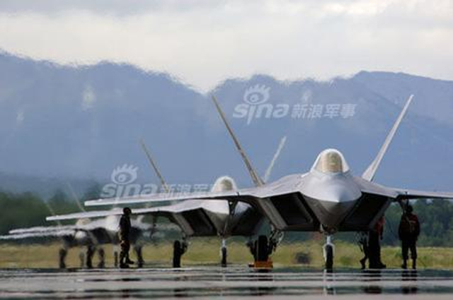 F35难抗衡歼20！美军紧急部署F22战机到冲绳