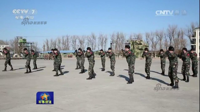 万岁军的铿锵玫瑰:曝38集团军女子特种兵训练