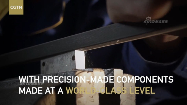 飞鲨怎炼成？中国歼15生产车间和加工细节曝光