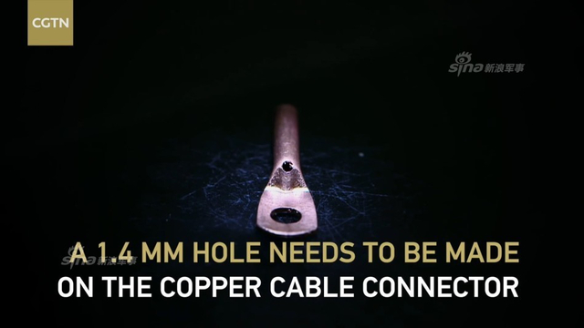 飞鲨怎炼成？中国歼15生产车间和加工细节曝光