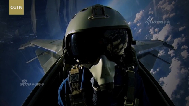 飞鲨怎炼成？中国歼15生产车间和加工细节曝光