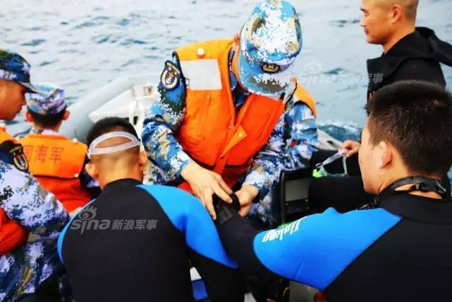 美军还想夺岛？解放军海航歼11BH南海对抗演练