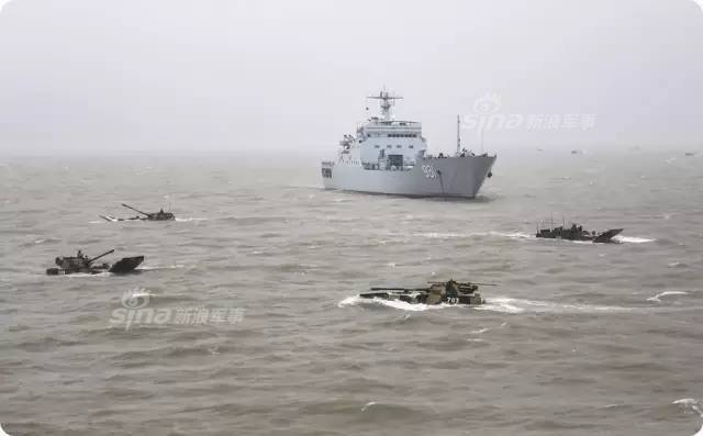 目标直指钓鱼岛！解放军新登陆舰现身夺岛演练