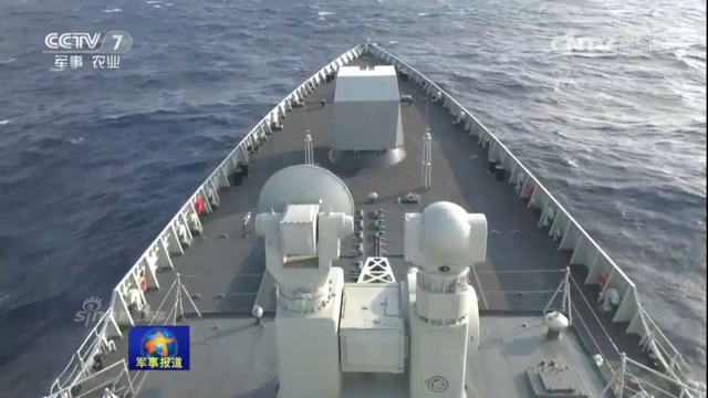 枕戈以待美航母!中国052D驱逐舰编队南海演习