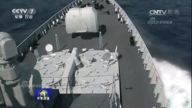 枕戈以待美航母!中国052D驱逐舰编队南海演习