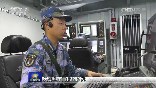 枕戈以待美航母!中国052D驱逐舰编队南海演习