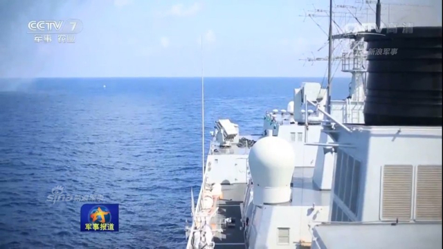 枕戈以待美航母!中国052D驱逐舰编队南海演习