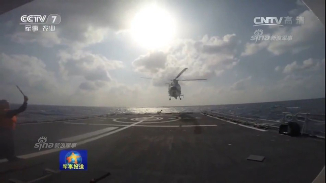 枕戈以待美航母!中国052D驱逐舰编队南海演习