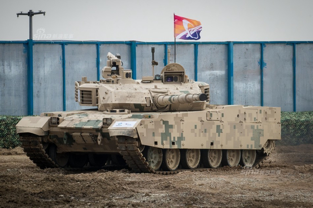 土豪赶紧买！中国在防展秀VT4坦克和FC31战机