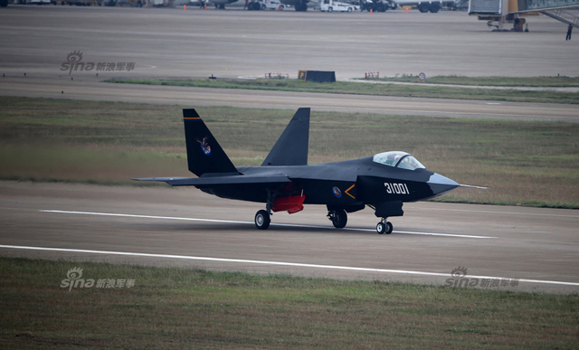 土豪赶紧买！中国在防展秀VT4坦克和FC31战机