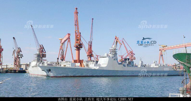 俄罗斯军舰造船厂一片苍凉 中国海军正在下饺子