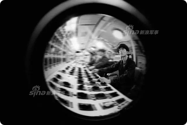 不要问我在哪里!揭秘中国潜艇部队的海底生活