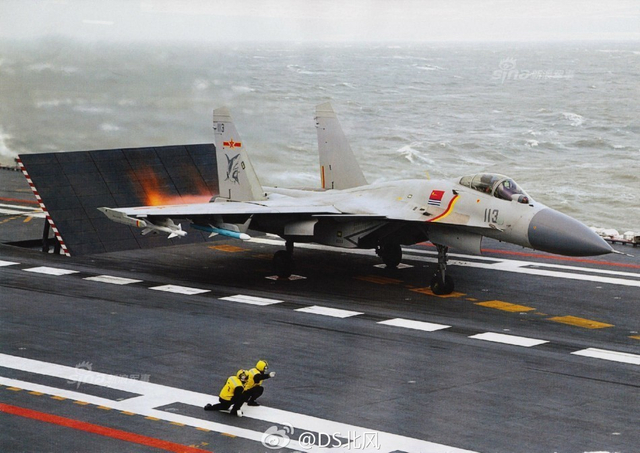 何时能见中国双航母编队？辽宁舰驰骋大洋帅气