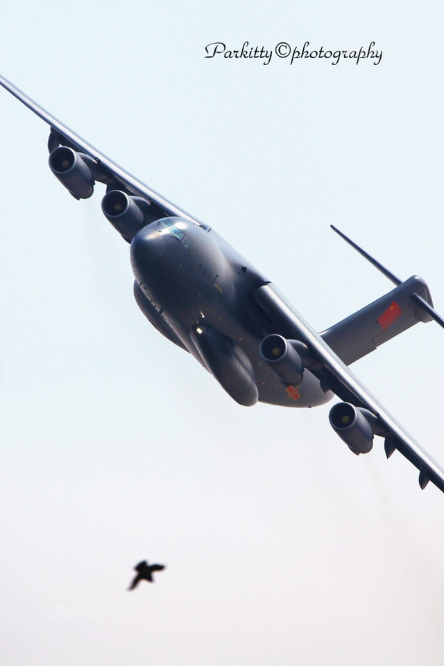 中国运20总装现场曝光！连续生产满足部队需求