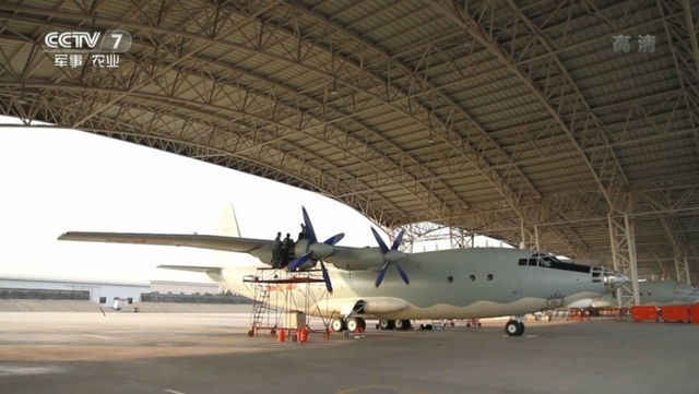 央视报道中国预警机部队 空警500内部曝光