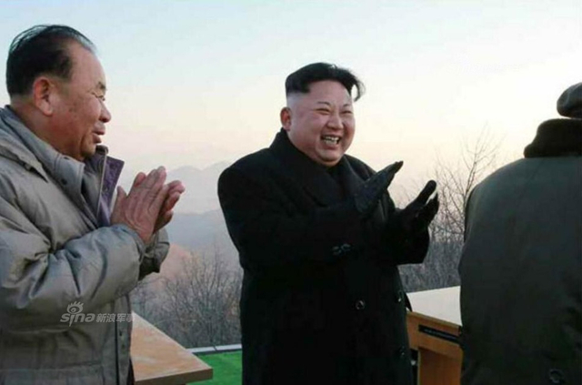 东北亚乱局!金正恩司令指导朝鲜齐射四枚导弹