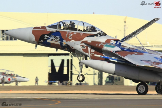 和中国空军约会得打扮！日本F15战机涂装抢眼