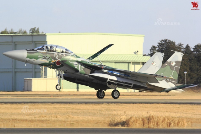 和中国空军约会得打扮！日本F15战机涂装抢眼