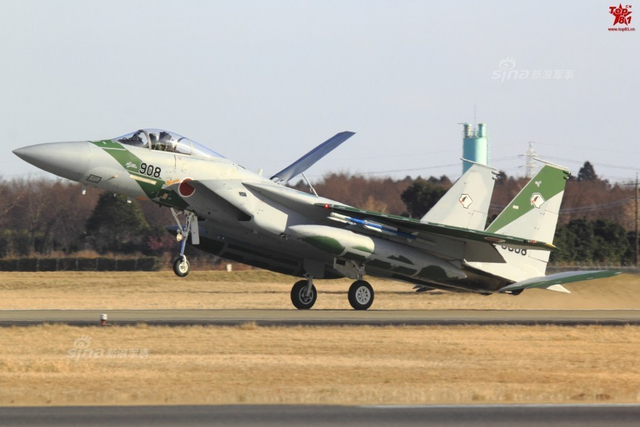 和中国空军约会得打扮！日本F15战机涂装抢眼