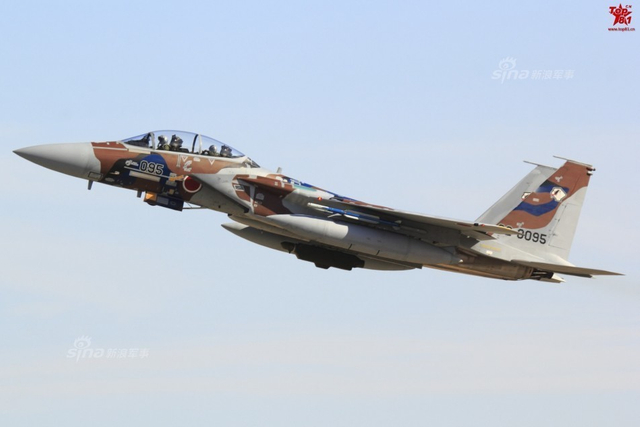 和中国空军约会得打扮！日本F15战机涂装抢眼