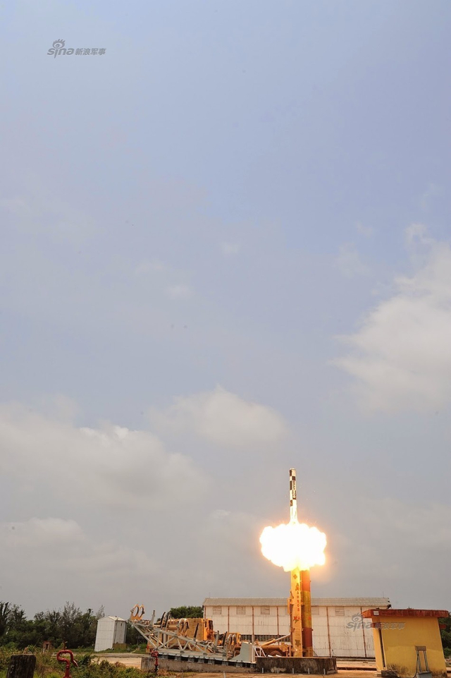 印度发射布拉莫斯巡航导弹 叫嚣部署藏南对抗华