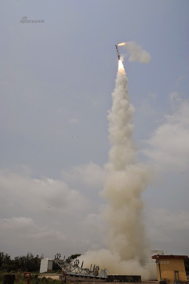 印度发射布拉莫斯巡航导弹 叫嚣部署藏南对抗华