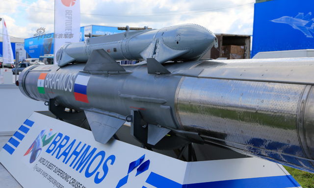 印度发射布拉莫斯巡航导弹 叫嚣部署藏南对抗华