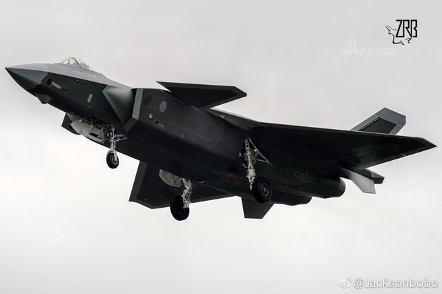不仅帅还很强！解放军歼20或逼美国再生产F22