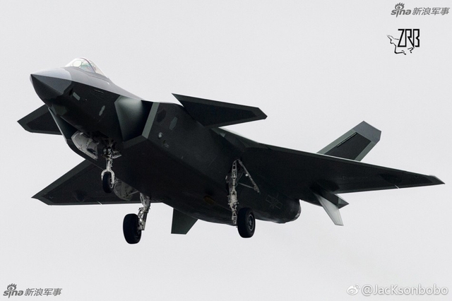 机身设备全解析 网友标注歼20各类外露设备