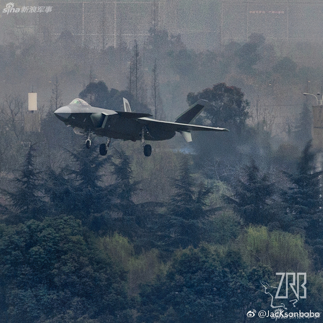 机身设备全解析 网友标注歼20各类外露设备