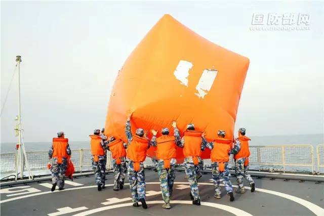 近海到远洋！中国海军舰艇在四大海域演习打炮