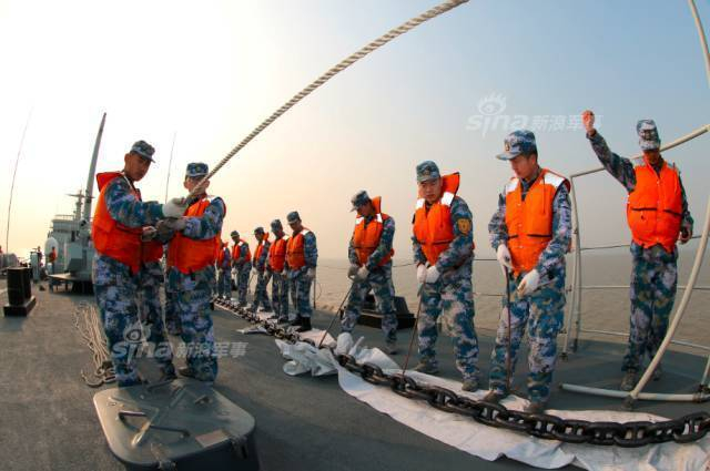 近海到远洋！中国海军舰艇在四大海域演习打炮