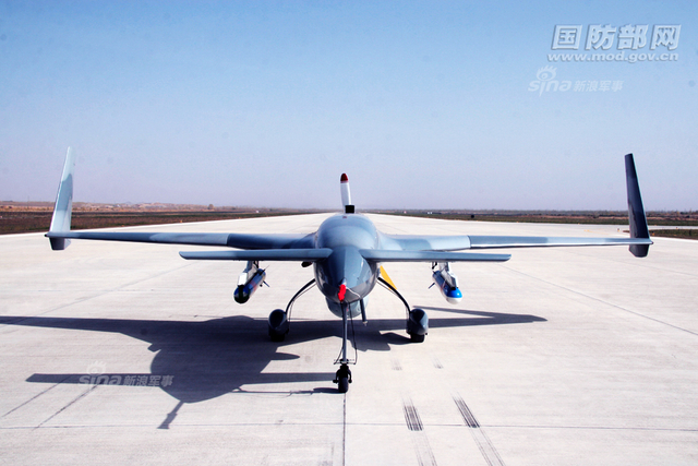 巴基斯坦阅兵秀中国武器:彩虹3无人机编队瞩目