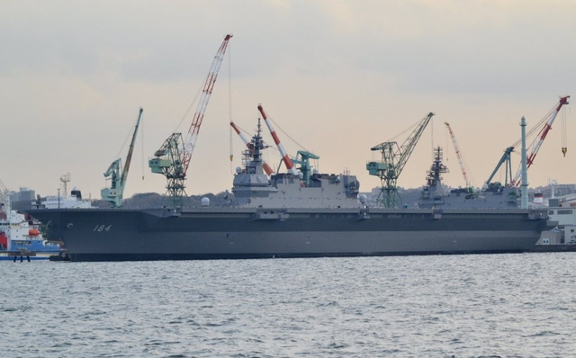 妄图压制中国潜艇:日本服役最大型准航母加贺