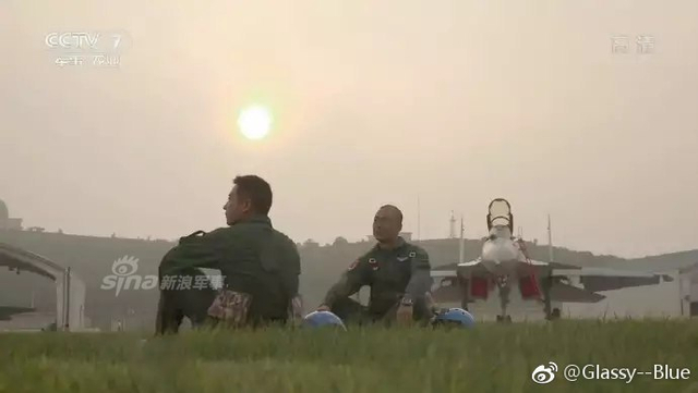 这飞鲨够狠够凶猛！解放军歼15航母舰载机联队
