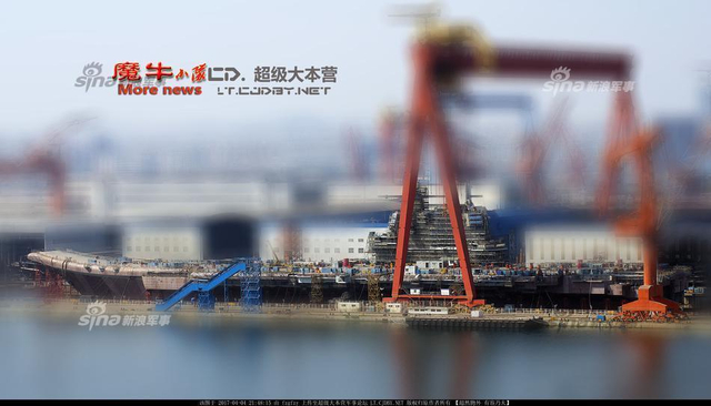 中国首艘国产航母上漆完毕 下水日期正式确定