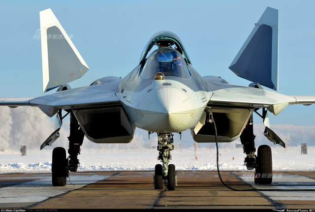 来比比外挂啊！中美俄五代机机翼挂载武器对比