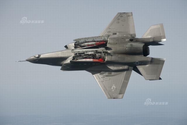 来比比外挂啊！中美俄五代机机翼挂载武器对比