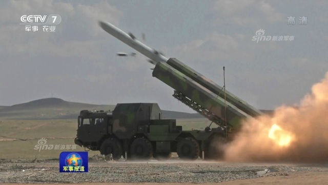 突破第一岛链的尖刀!中国东风10导弹发射细节
