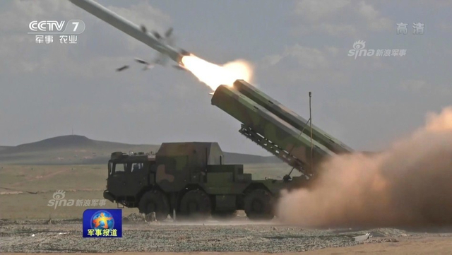 突破第一岛链的尖刀!中国东风10导弹发射细节
