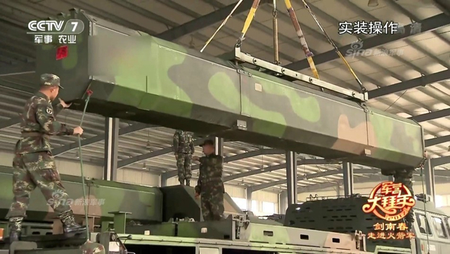 突破第一岛链的尖刀!中国东风10导弹发射细节