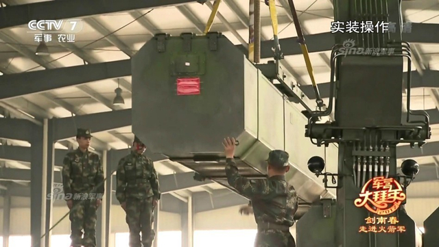 突破第一岛链的尖刀!中国东风10导弹发射细节
